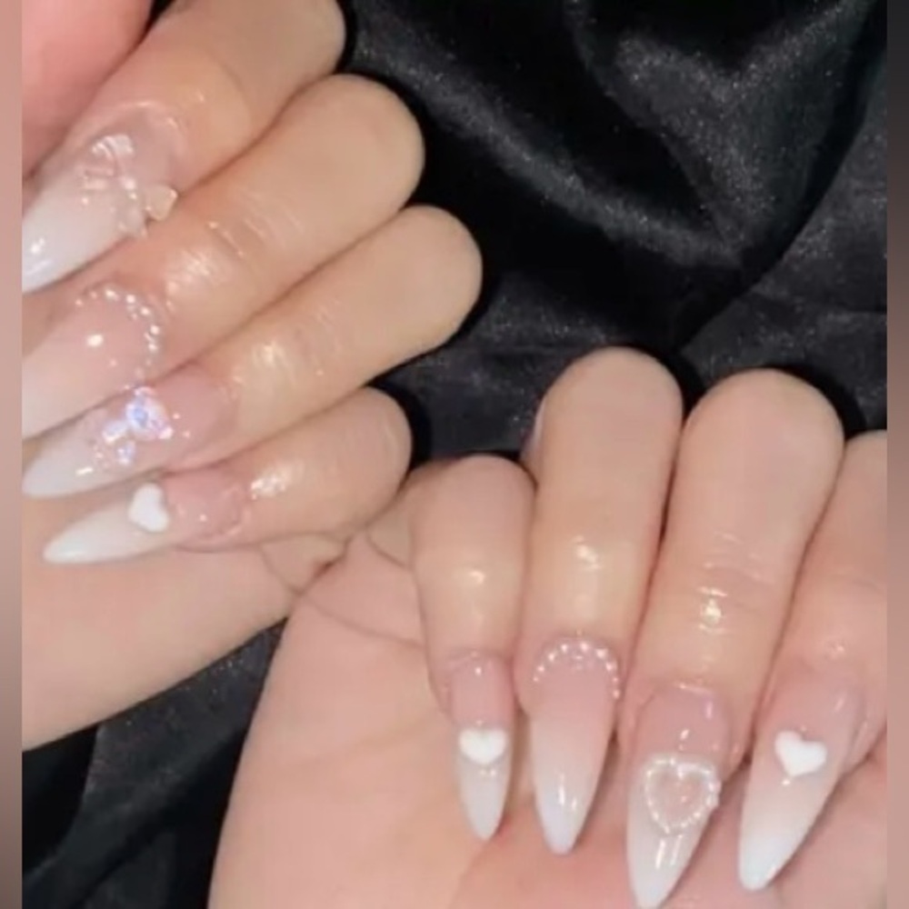 White Heart Fake Press On Nails NWT
